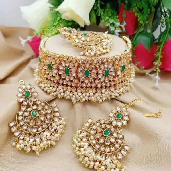Artificial jewellery